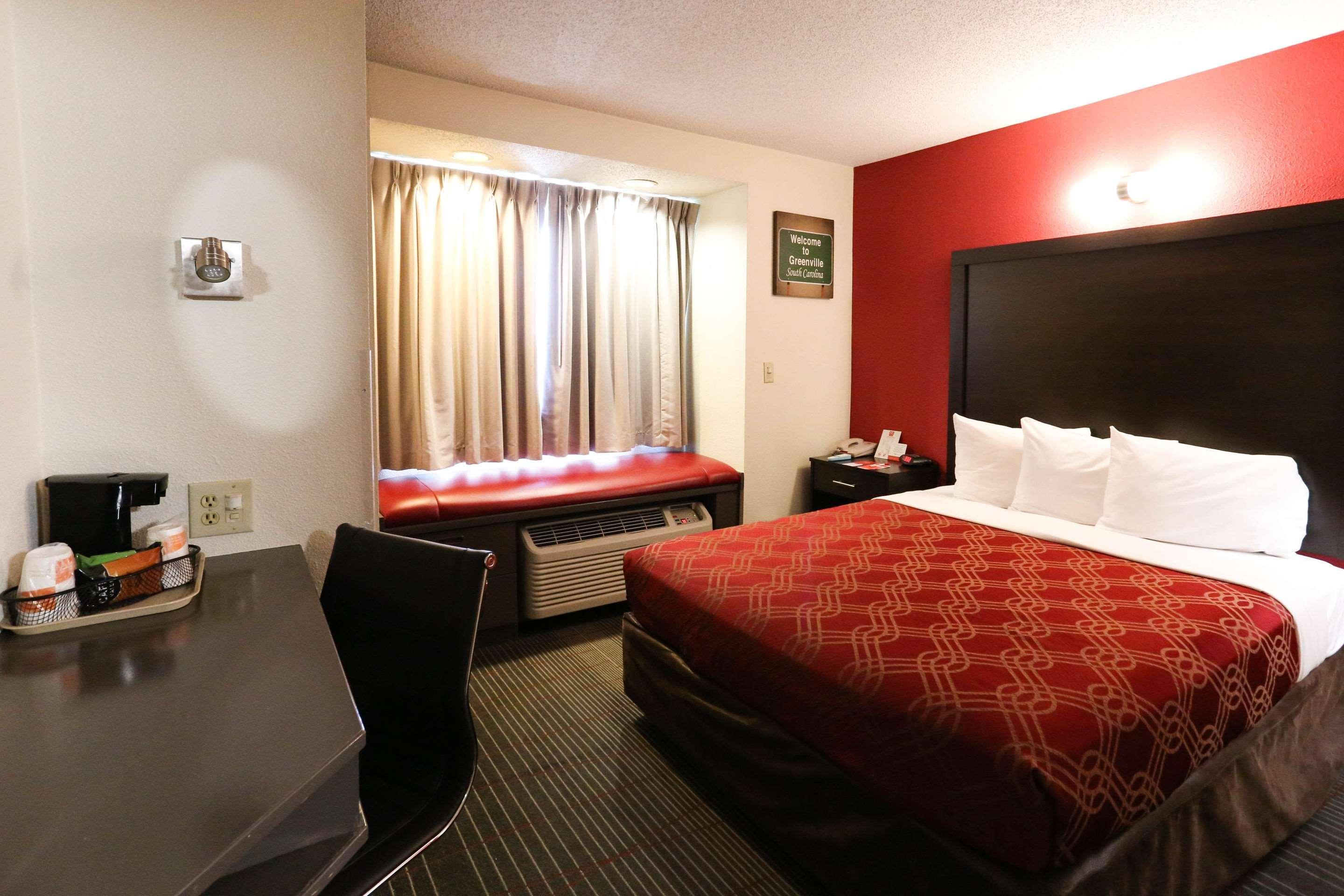 גרינוויל Econo Lodge Inn & Suites מראה חיצוני תמונה